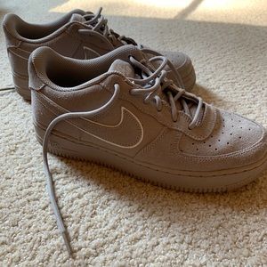 nike air force1 low grey suede Youth 6 Women’s 7.5